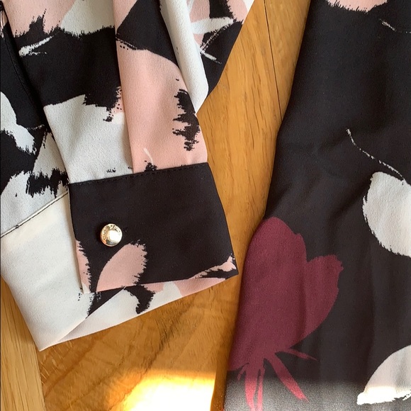 Vince Camuto High Low Blouse - Picture 2 of 4